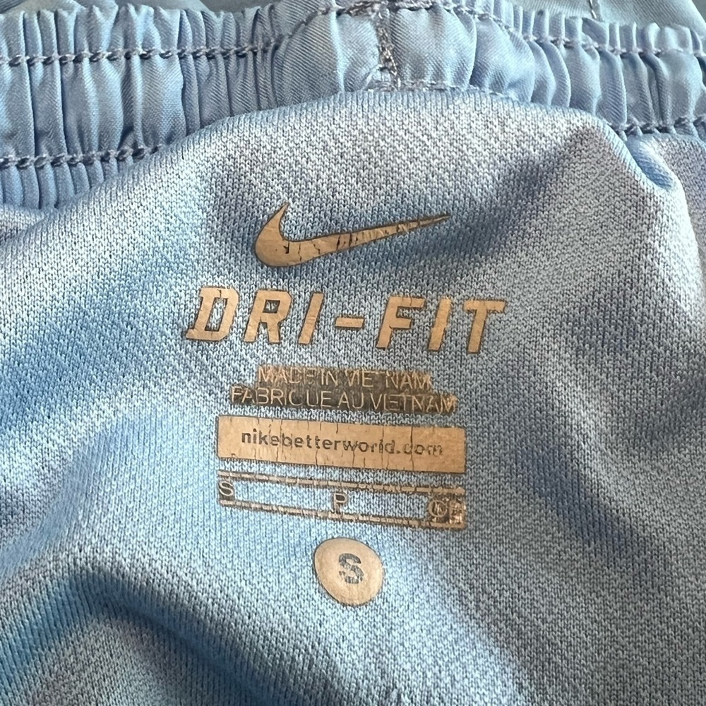Nike Athletic Shorts and Nike No Show Socks Bundle Small - Picture 6 of 16
